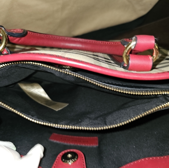 Authentic Burberry Bag - Picture 6 of 13